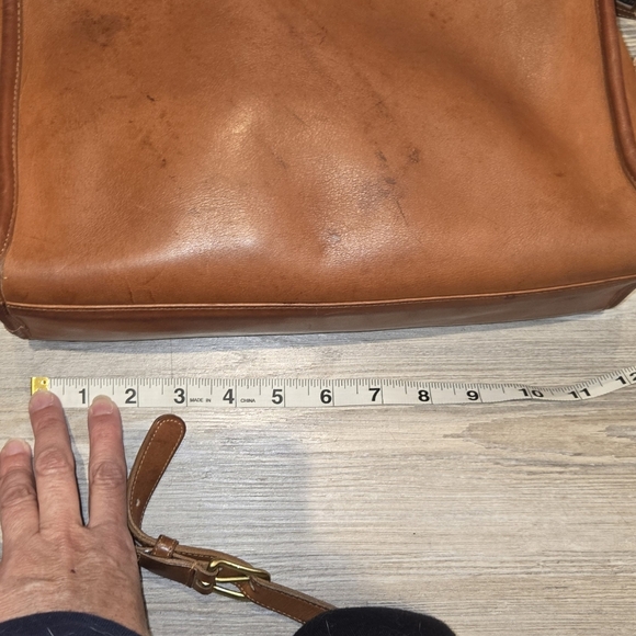 Vintage 80s Coach British Tan Swagger Bag - Picture 5 of 8